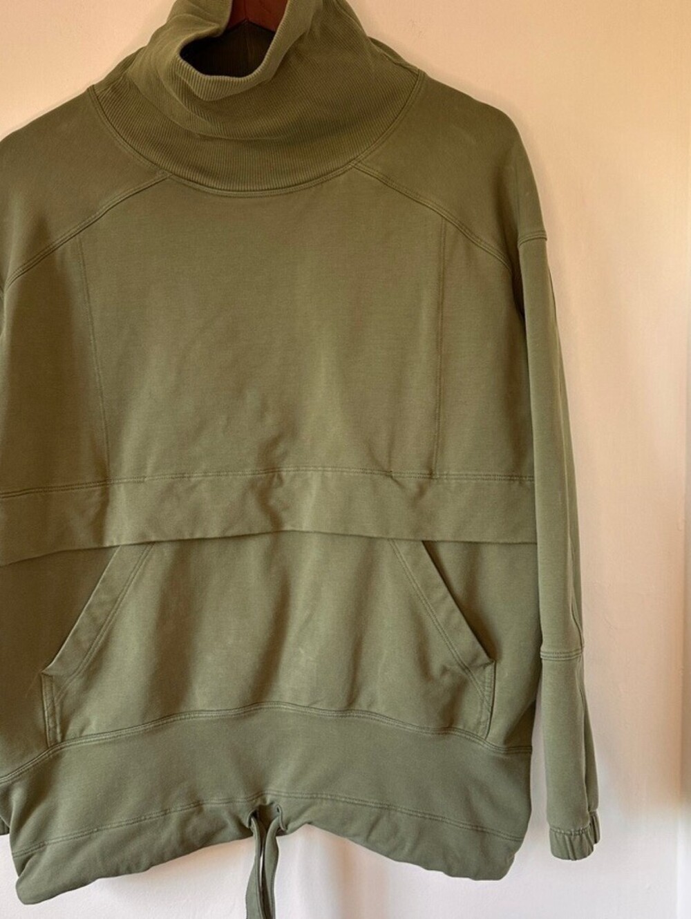 Lululemon LA Packable Pullover-to-Pillow Green Willow M/L - Picture 4 of 10